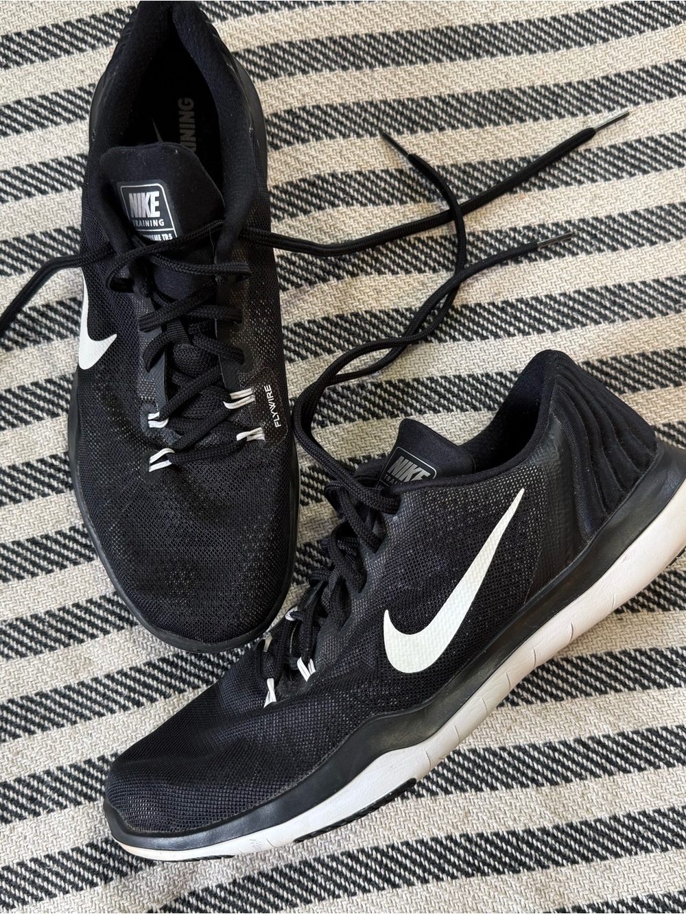 Nike Men’s Black and White Athletic Training Shoes